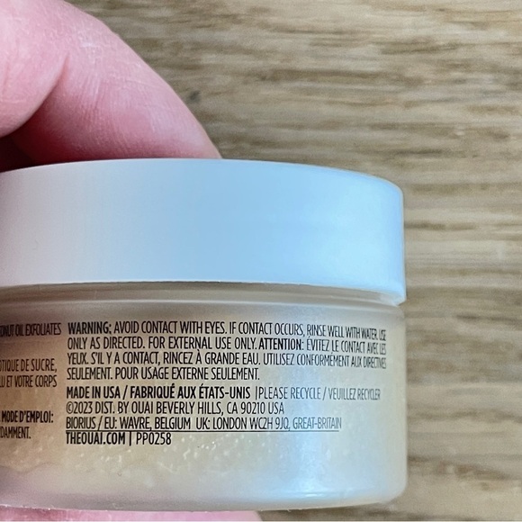 OUAI body cleanser 30ml  OUAI scalp and body scrub 30g  St. Barts mini new skin - Picture 6 of 8